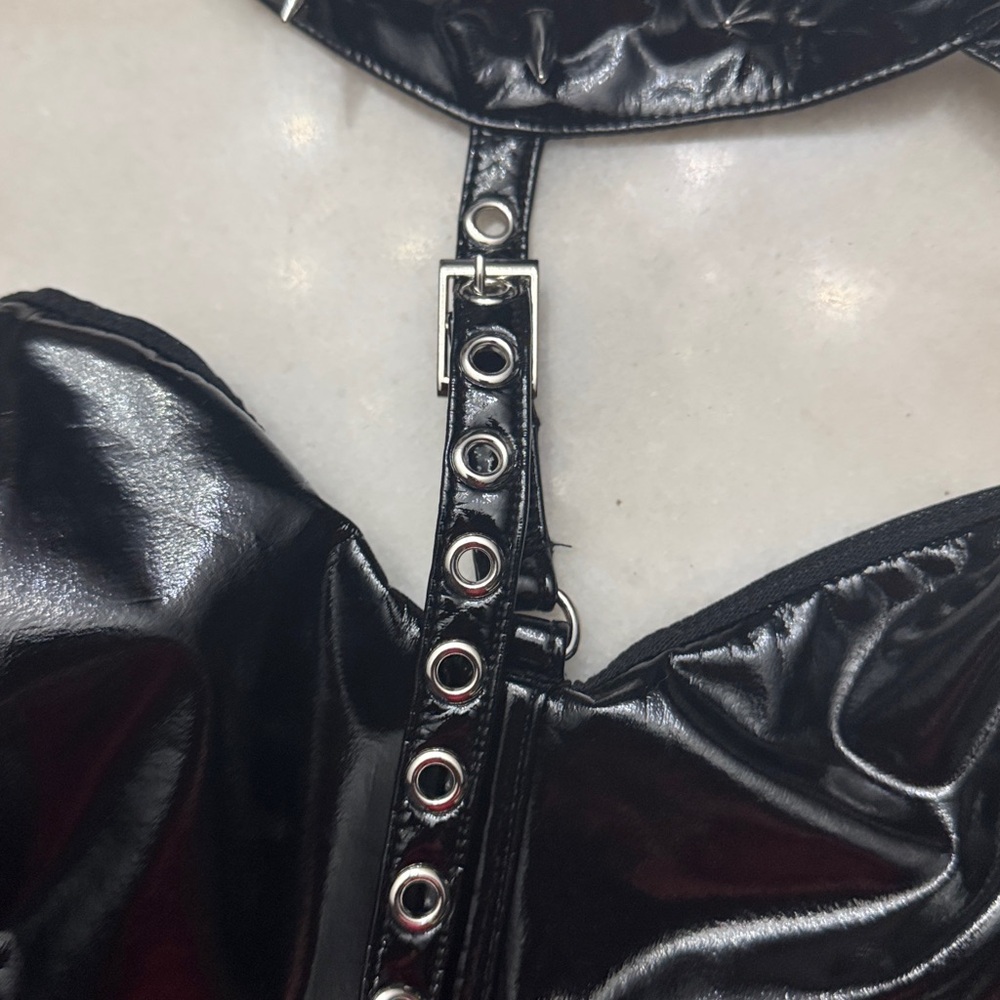 Widow harness spiked top - Picture 9 of 9